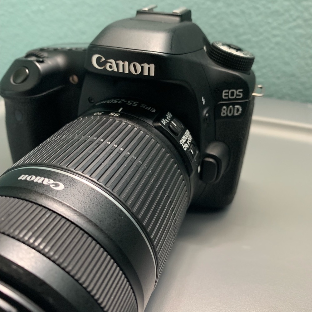 Canon EOS 80D - Picture 2 of 6